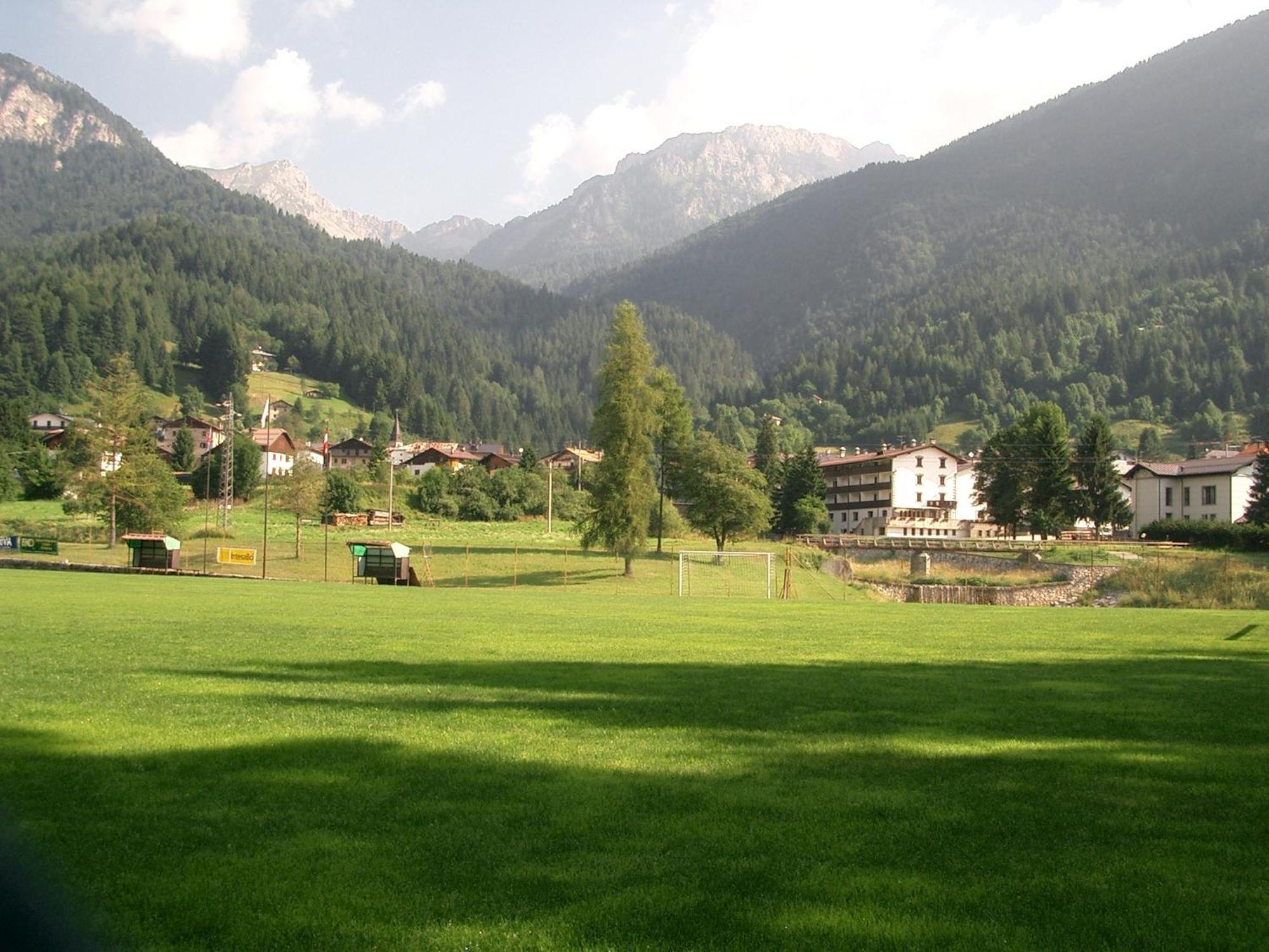 Hotel Davost Forni di Sopra Exterior foto